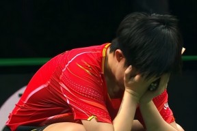 爱游戏网页-马龙刷新世界纪录，勇士教练激动落泪！(马龙刷新世界纪录,勇士教练激动落泪是哪一集)