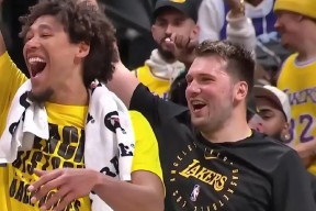 爱游戏官网- 浓眉哥战绩 